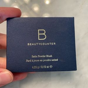 Beauty counter satin powder blush Raspberry